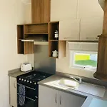 בית נופש The Hideaway With Hot Tub יורק