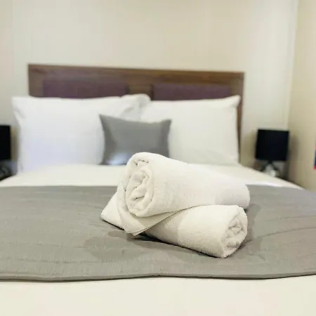 The Hideaway With Hot Tub